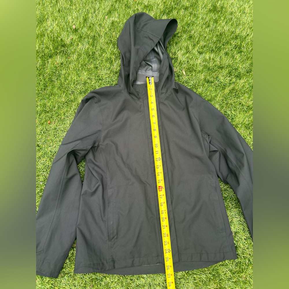 Uniqlo Women's Black Hooded Windbreaker Jacket Medium
